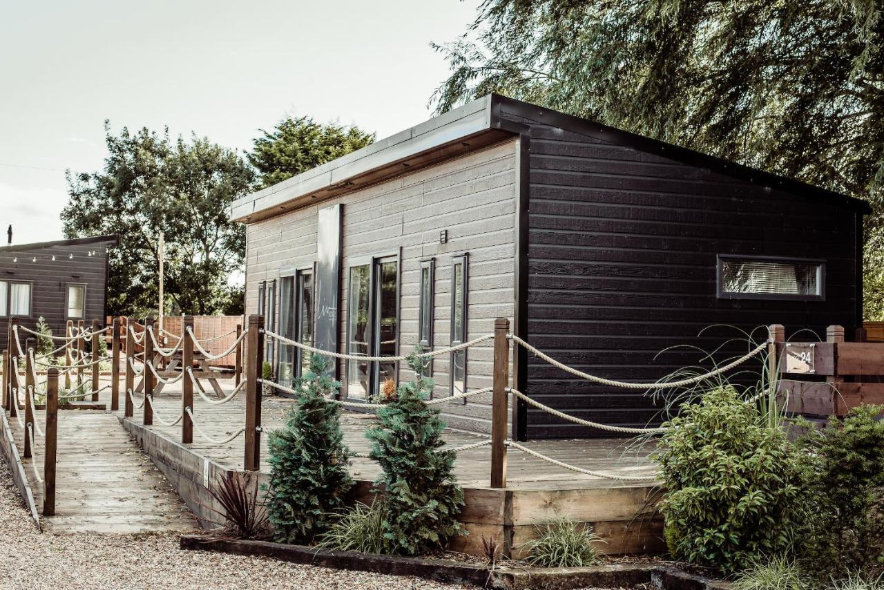 Black Bull Retreat, Barmston With Private Hot Tubs Driffield Exterior foto