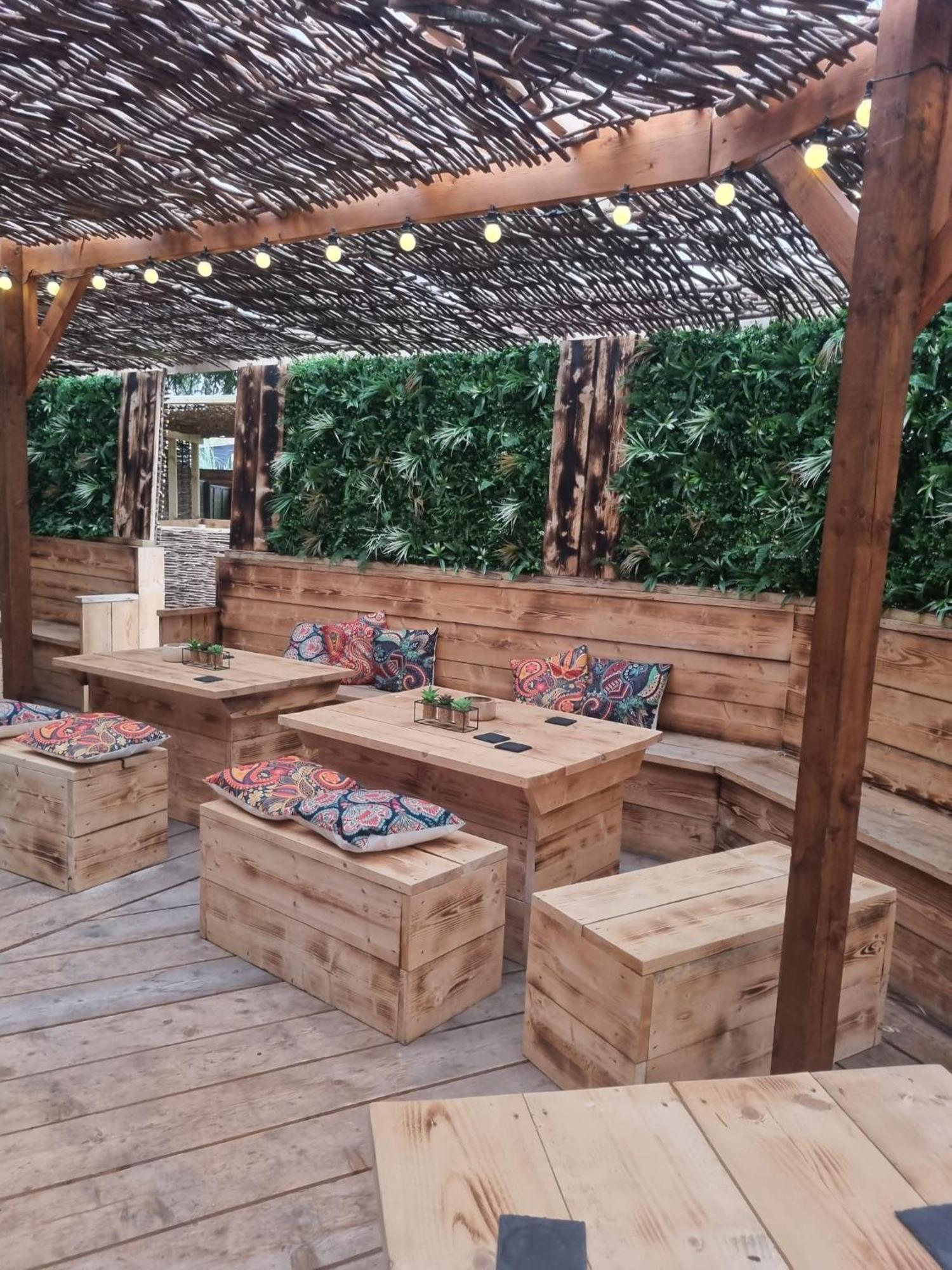 Black Bull Retreat, Barmston With Private Hot Tubs Driffield Exterior foto